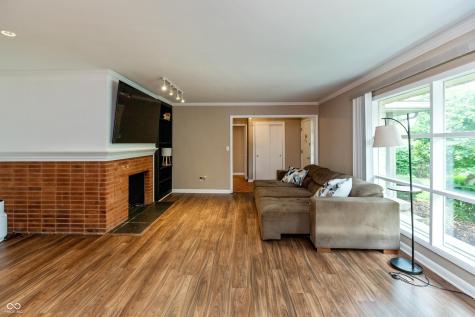 651 West Drive Seymour IN 47274