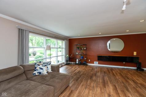 651 West Drive Seymour IN 47274