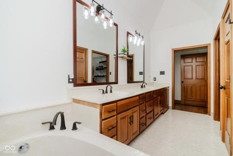 4095 Mountbatton Drive Greenwood IN 46143