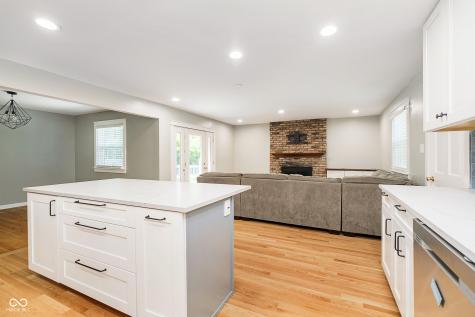 7734 Hoover Road Indianapolis IN 46260