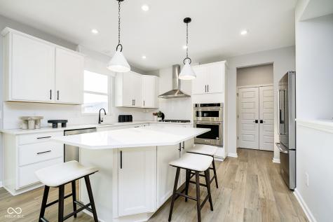 8413 Leander Avenue Zionsville IN 46077