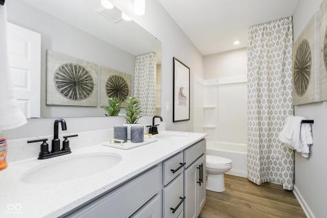 8413 Leander Avenue Zionsville IN 46077