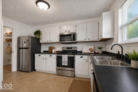 17902 Sanibel Circle Westfield IN 46062