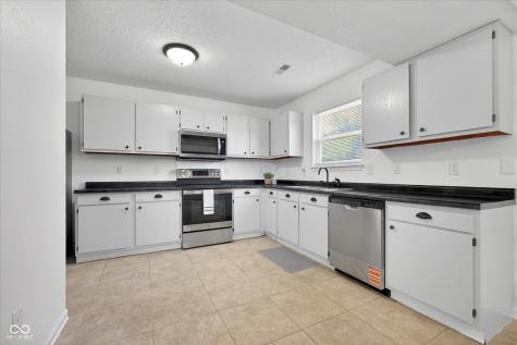17902 Sanibel Circle Westfield IN 46062