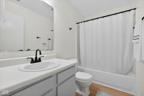 17902 Sanibel Circle Westfield IN 46062