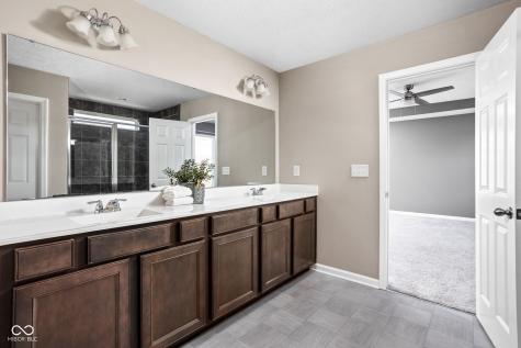 8180 Shaldon Court Zionsville IN 46077