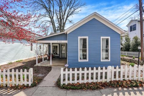 445 W Poplar Street Zionsville IN 46077