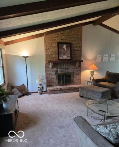 6725 Lakeknoll Drive Indianapolis IN 46220