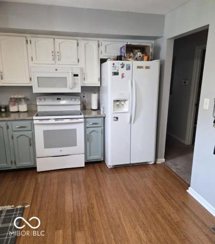 6725 Lakeknoll Drive Indianapolis IN 46220