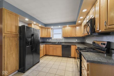 7120 N 450 E Lebanon IN 46052