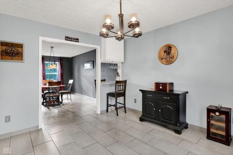 7843 Almond Drive Indianapolis IN 46237