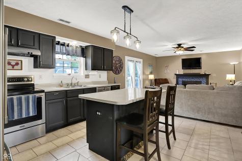 7843 Almond Drive Indianapolis IN 46237