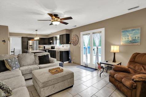 7843 Almond Drive Indianapolis IN 46237