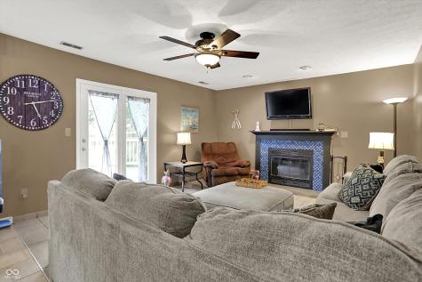 7843 Almond Drive Indianapolis IN 46237