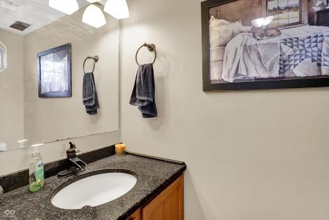 7843 Almond Drive Indianapolis IN 46237