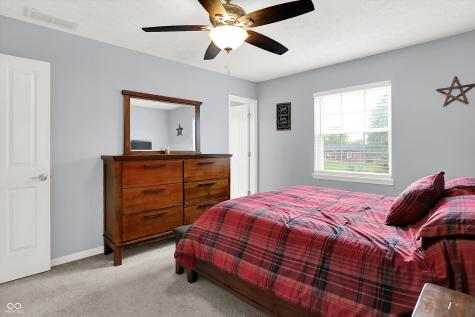 7843 Almond Drive Indianapolis IN 46237