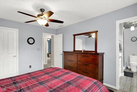 7843 Almond Drive Indianapolis IN 46237