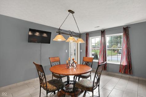 7843 Almond Drive Indianapolis IN 46237
