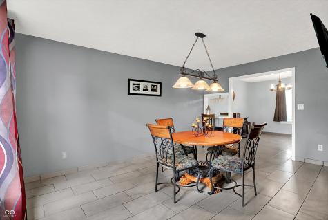 7843 Almond Drive Indianapolis IN 46237