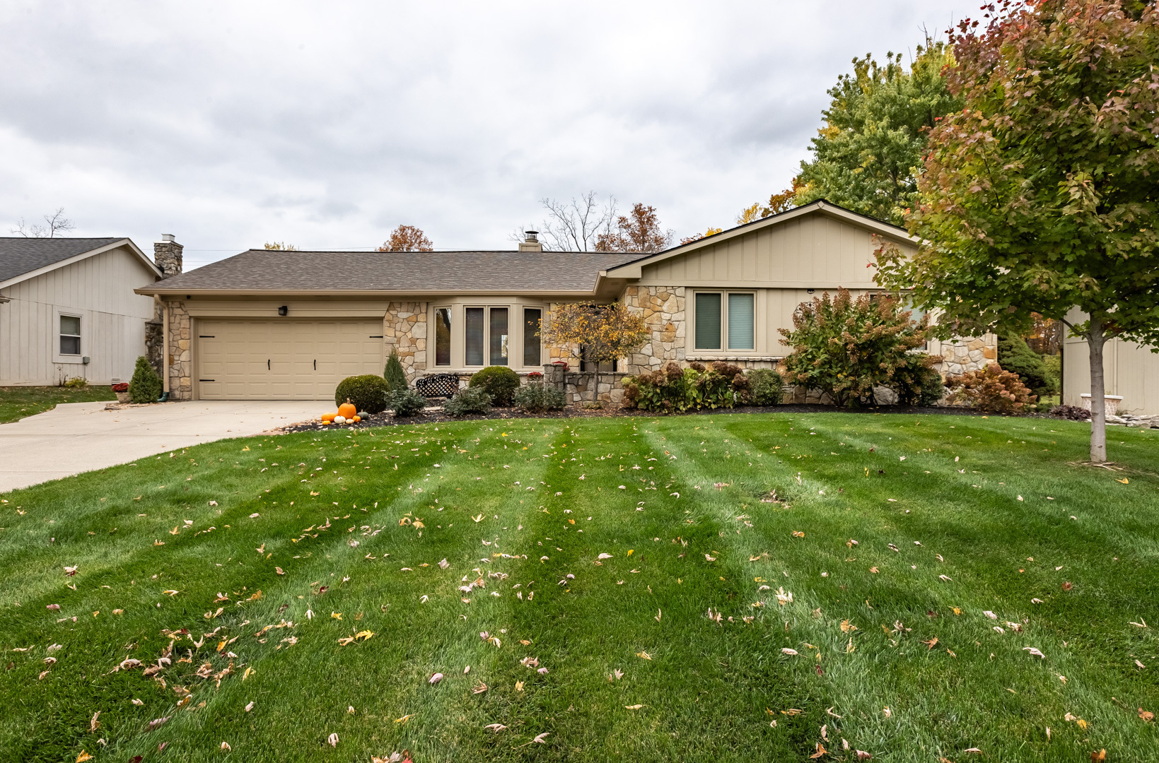 8220 Warbler Way Indianapolis IN 46256