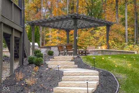 5059 Oak Ridge Trail Columbus IN 47201