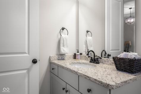 5059 Oak Ridge Trail Columbus IN 47201