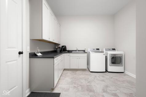 5059 Oak Ridge Trail Columbus IN 47201