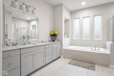 5059 Oak Ridge Trail Columbus IN 47201