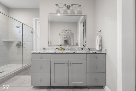 5059 Oak Ridge Trail Columbus IN 47201