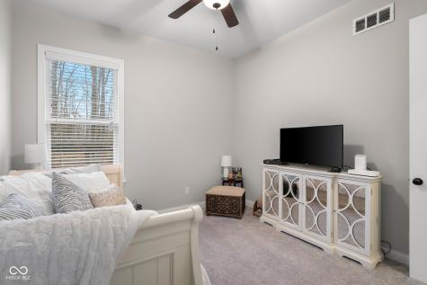 5059 Oak Ridge Trail Columbus IN 47201