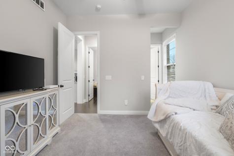 5059 Oak Ridge Trail Columbus IN 47201