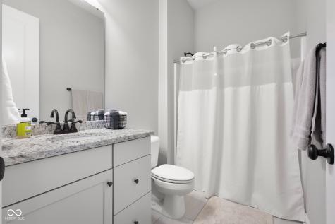 5059 Oak Ridge Trail Columbus IN 47201