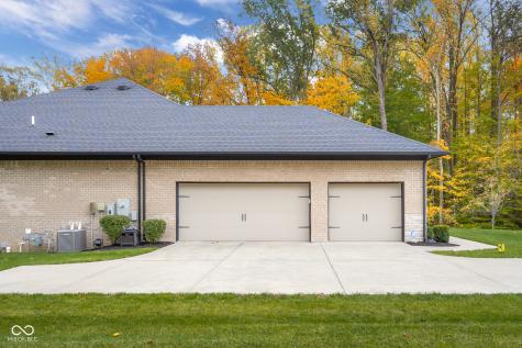 5059 Oak Ridge Trail Columbus IN 47201