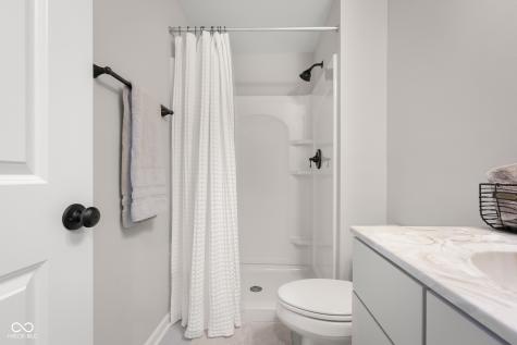 5059 Oak Ridge Trail Columbus IN 47201