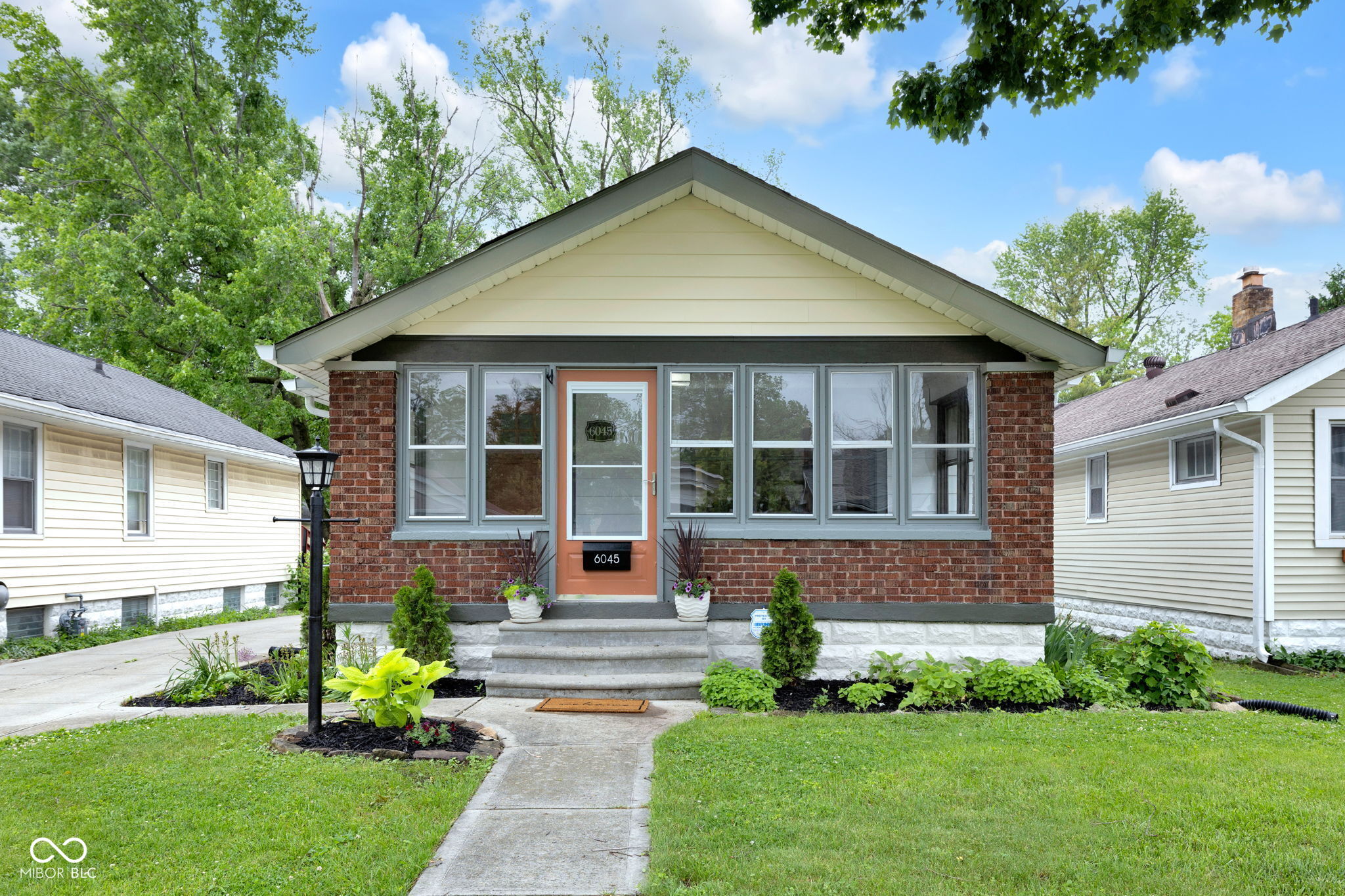 6045 Dewey Avenue Indianapolis IN 46219