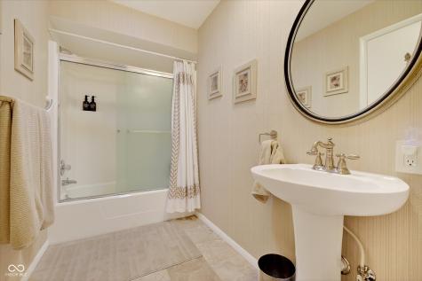 1711 Mulberry Circle Noblesville IN 46062