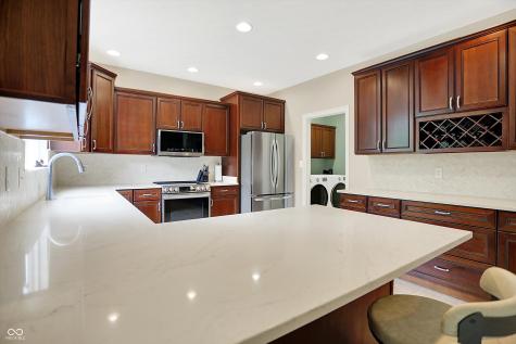 8612 Old Springfield Lane Indianapolis IN 46239