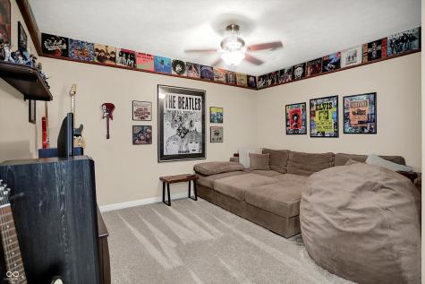 8612 Old Springfield Lane Indianapolis IN 46239