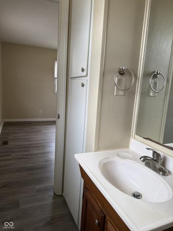 621 Aberdeen Drive Indianapolis IN 46241
