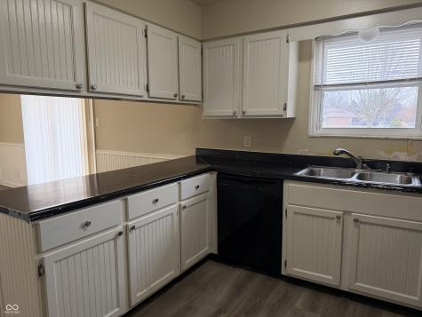 621 Aberdeen Drive Indianapolis IN 46241