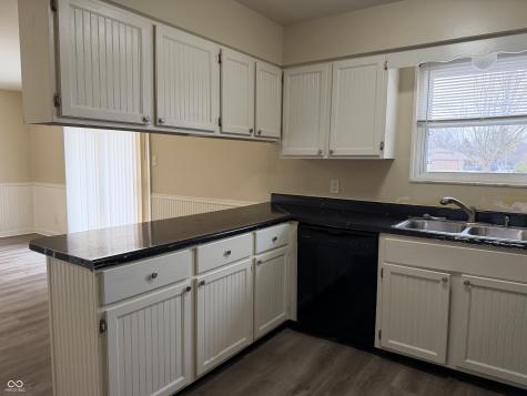 621 Aberdeen Drive Indianapolis IN 46241