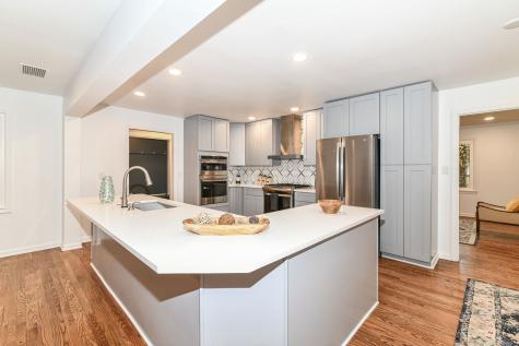 8404 Spring Mill Court Indianapolis IN 46260