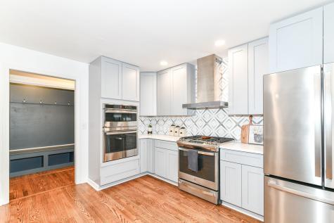8404 Spring Mill Court Indianapolis IN 46260