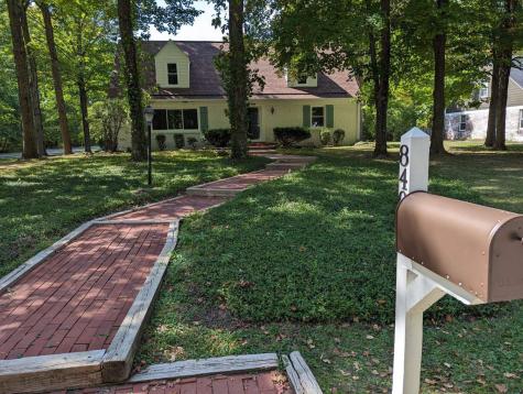 8404 Spring Mill Court Indianapolis IN 46260