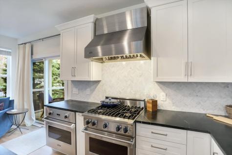 7564 Blackstone Court Zionsville IN 46077