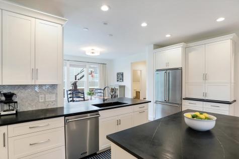 7564 Blackstone Court Zionsville IN 46077