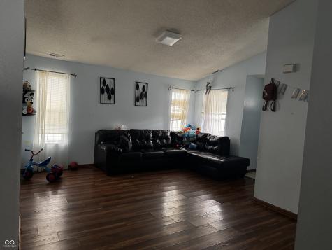 529 Meadows Edge Lane Indianapolis IN 46217