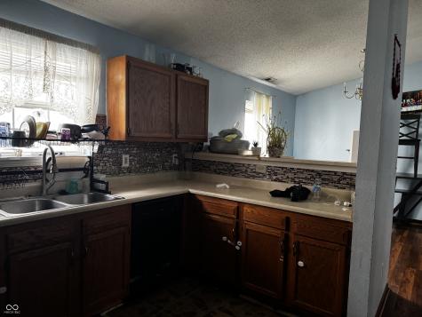 529 Meadows Edge Lane Indianapolis IN 46217