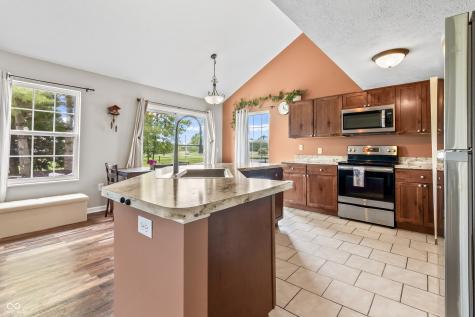 11063 Sanabria Drive Indianapolis IN 46235