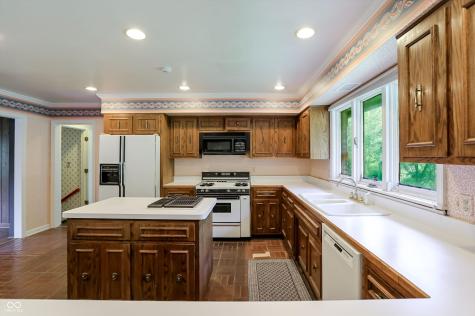 7922 Mill Pond Lane Indianapolis IN 46278
